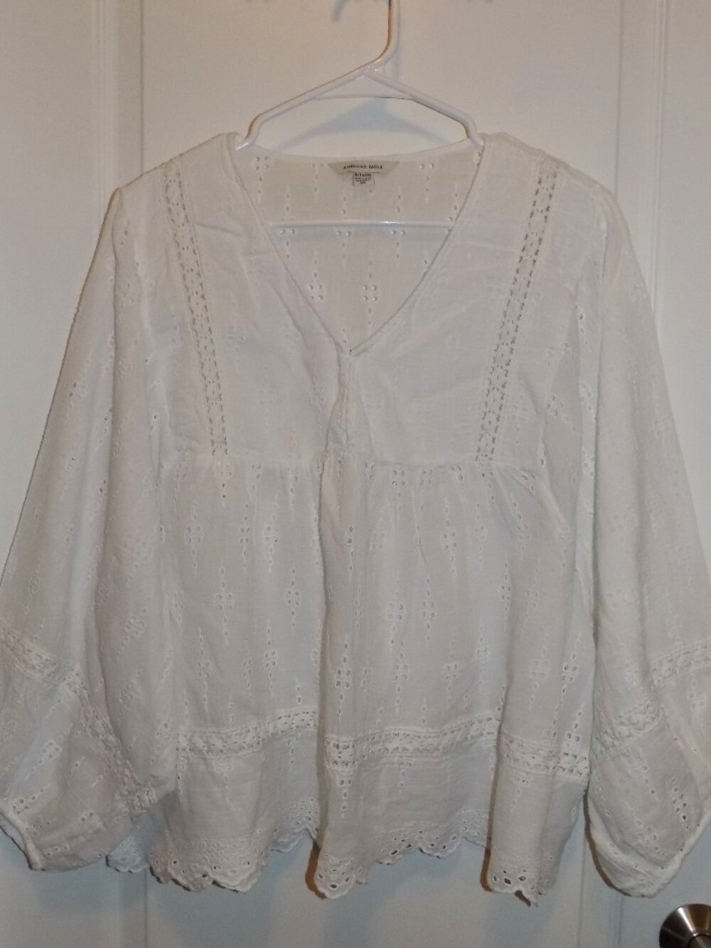 AMERICAN EAGLE XL White Eyelet Cotton Peasant Shirt Crochet Trim Balloon Sleeve